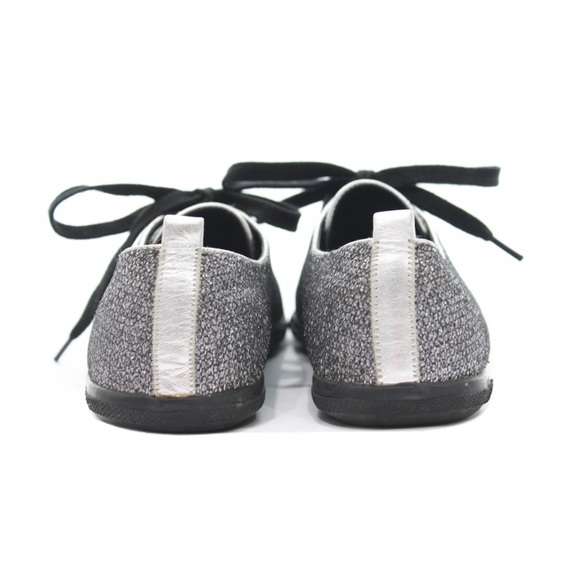 Authentic Prada sneakers size 9.5 - Picture 4 of 7